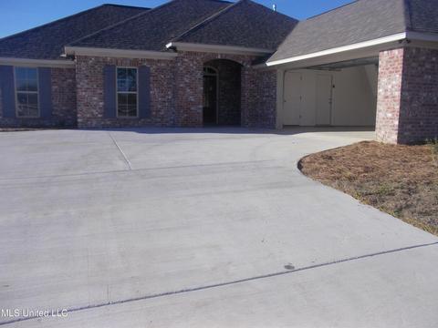 105 Rotherfield Pl, Canton, MS 39046 photo 1
