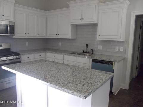 121 Rotherfield Pl, Canton, MS 39046 photo 3
