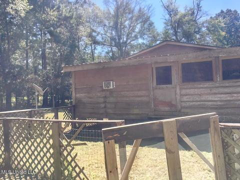 102 Harvison Dr, Lucedale, MS 39452 photo 9