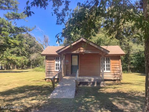 102 Harvison Dr, Lucedale, MS 39452 photo 1