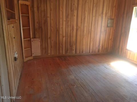 102 Harvison Dr, Lucedale, MS 39452 photo 4