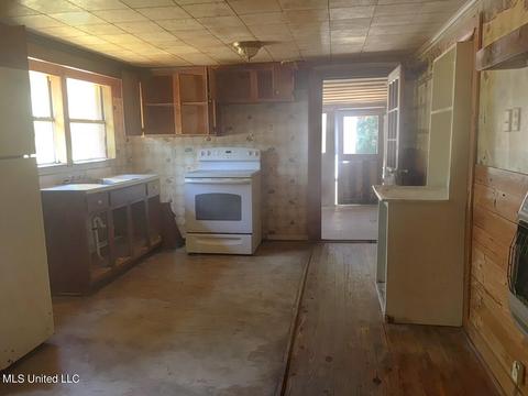 102 Harvison Dr, Lucedale, MS 39452 photo 5