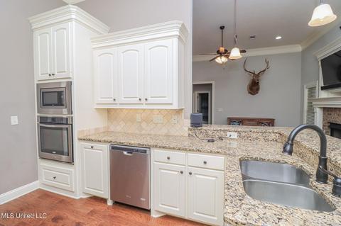 423 Julee Cir, Brandon, MS 39042 photo 7