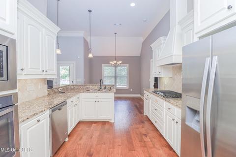 423 Julee Cir, Brandon, MS 39042 photo 8