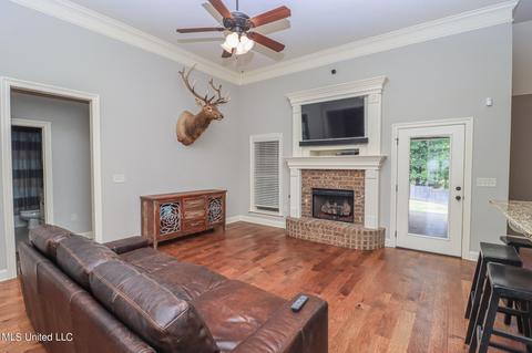 423 Julee Cir, Brandon, MS 39042 photo 2