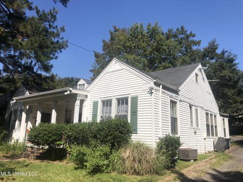 910 Arlington St #A/B, Jackson, MS 39202 photo 1
