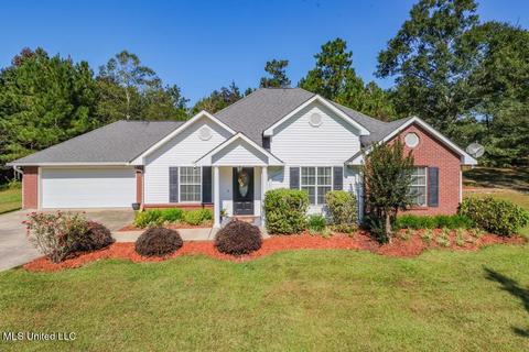 10 Tall Pine Dr, Wiggins, MS 39577 photo 1