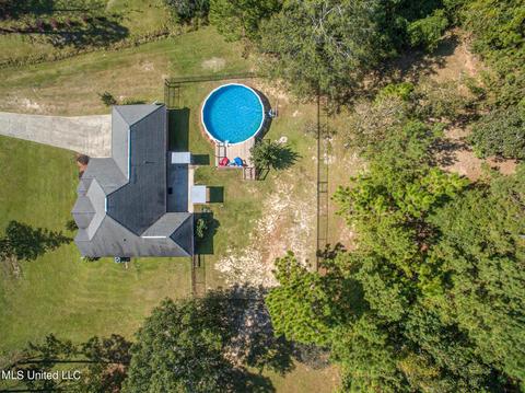 10 Tall Pine Dr, Wiggins, MS 39577 photo 2