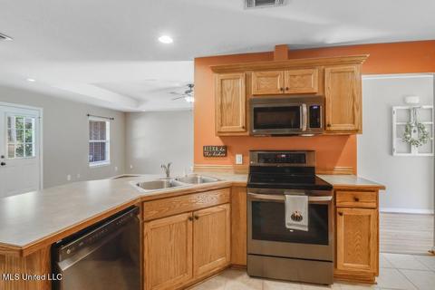 10 Tall Pine Dr, Wiggins, MS 39577 photo 5