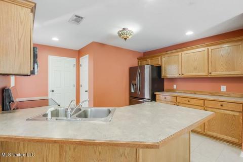10 Tall Pine Dr, Wiggins, MS 39577 photo 3