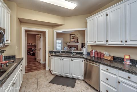 11 Autumn Cv, Jackson, MS 39206 photo 8
