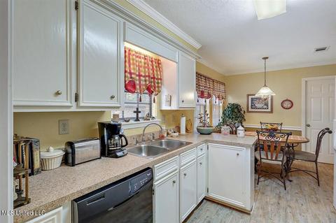 110 Lowe Cir, Clinton, MS 39056 photo 9