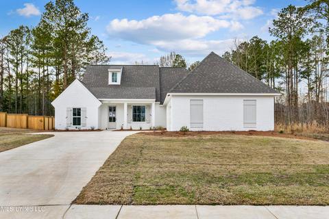 109 Herons Bay Circle Cir, Madison, MS 39110