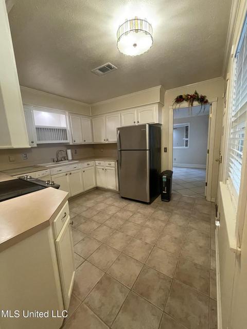1272 Winnrose Street St, Jackson, MS 39211 photo 3