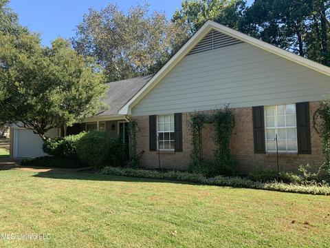 421 Laurel Oak Dr, Madison, MS 39110 photo 1
