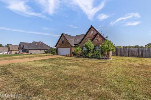 2724 Guernesey Cv, Nesbit, MS 38651 photo 2