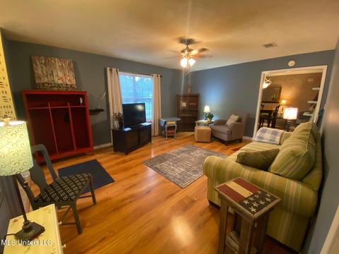 150 Rolling Hills Blvd, Florence, MS 39073 photo 4