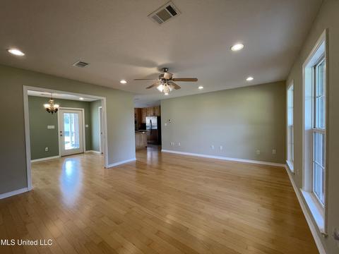 2129 Crenshaw Rd, Lucedale, MS 39452 photo 4