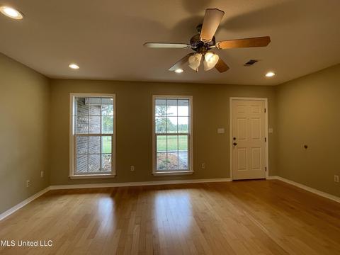 2129 Crenshaw Rd, Lucedale, MS 39452 photo 2