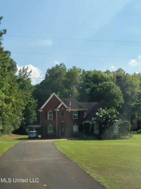 3301 Geary Dr, Nesbit, MS 38651 photo 1
