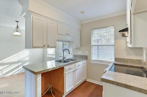 569 Eaglewood Dr, Florence, MS 39073 photo 8