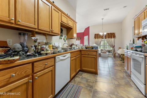 21620 E Ridge Dr, Saucier, MS 39574 photo 9