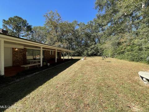 907 W Bond Ave, Wiggins, MS 39577 photo 12