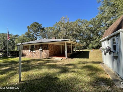 907 W Bond Ave, Wiggins, MS 39577 photo 8