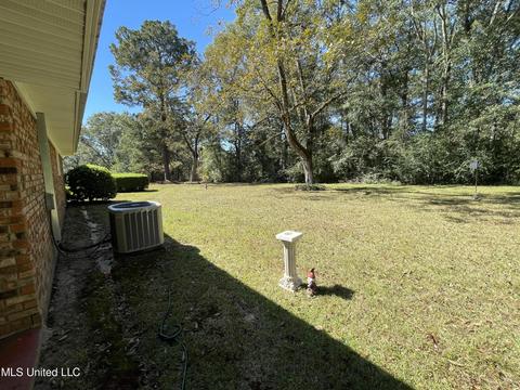 907 W Bond Ave, Wiggins, MS 39577 photo 14