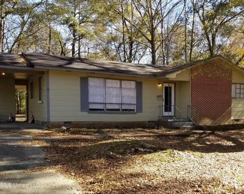 3046 Woodside Dr, Jackson, MS 39212 photo 1