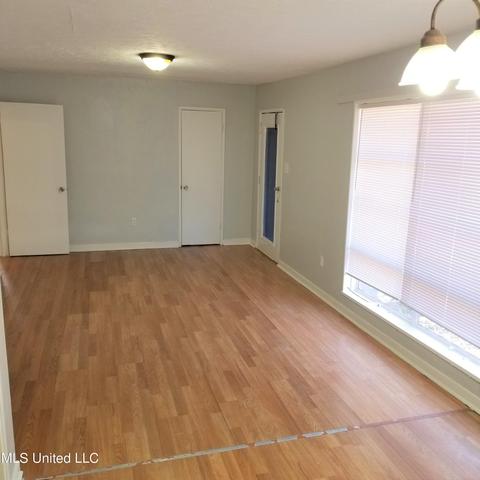 3046 Woodside Dr, Jackson, MS 39212 photo 3