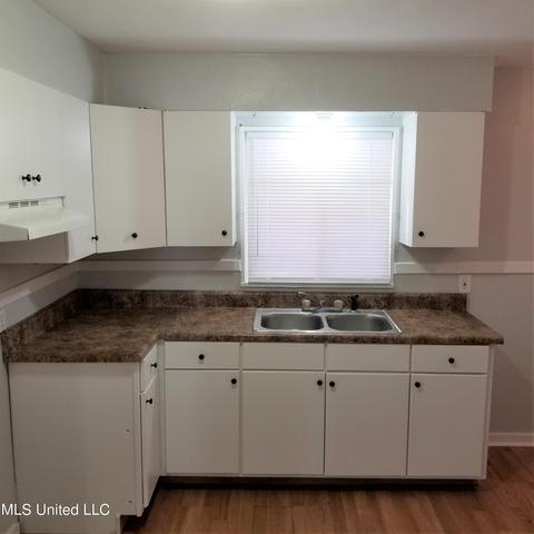 3046 Woodside Dr, Jackson, MS 39212 photo 4