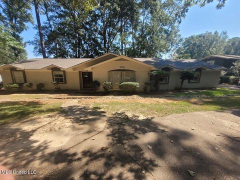 700 Forest Point Dr, Brandon, MS 39047 photo 1