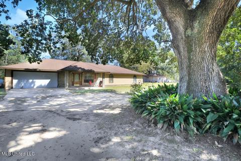 4107 Pearl Ave, Moss Point, MS 39563 photo 1