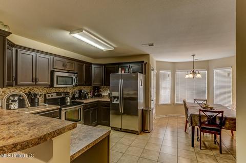 663 Buttermilk Dr, Nesbit, MS 38651 photo 7