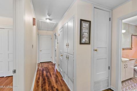 241 Chippewa Cir, Jackson, MS 39211 photo 7