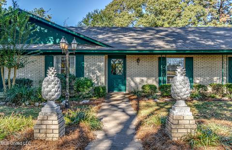 749 Renshaw Rd, Yazoo City, MS 39194