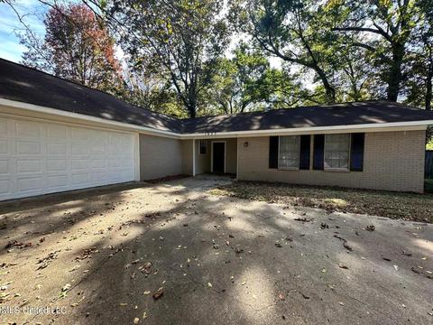 1837 Gloucester Pl, Clinton, MS 39056 photo 1