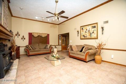 604 S Springlake Cir, Terry, MS 39170 photo 5