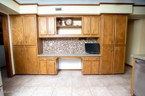 604 S Springlake Cir, Terry, MS 39170 photo 10