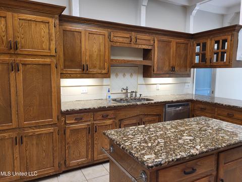 811 Audubon Point Dr, Brandon, MS 39047 photo 8