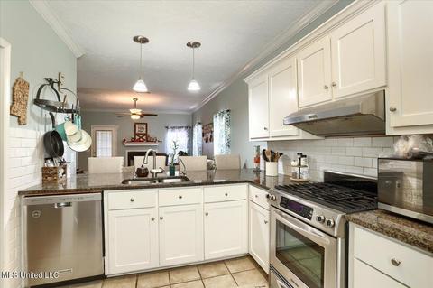 153 Commonwealth Ave, Brandon, MS 39047 photo 9
