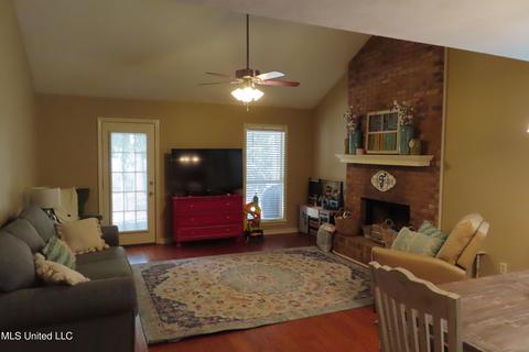 141 Lofty Pine Ln, Clinton, MS 39056 photo 2