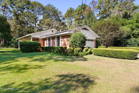 736 Parsons St, Wiggins, MS 39577 photo 2