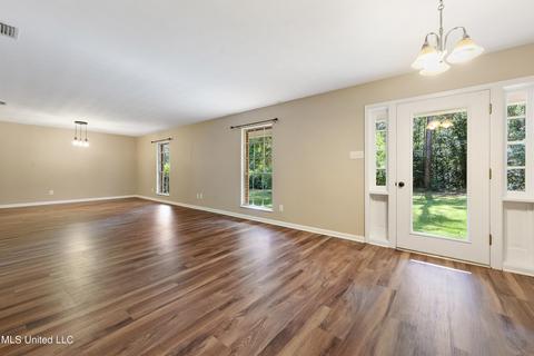 736 Parsons St, Wiggins, MS 39577 photo 3