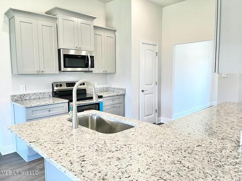 6215 Saphire Ln, Biloxi, MS 39532 photo 3