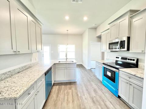 6215 Saphire Ln, Biloxi, MS 39532 photo 2
