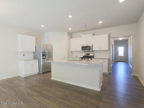 3473 Cecil Moore Dr, Southaven, MS 38671 photo 5