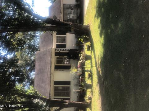 4225 Larchmont St, Jackson, MS 39209