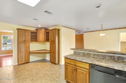 24 S Pecan, Mchenry, MS 39561 photo 7